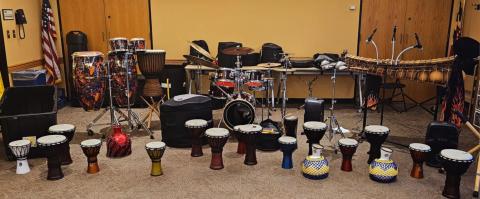 Luis Garay performer. Percussion instruments.
