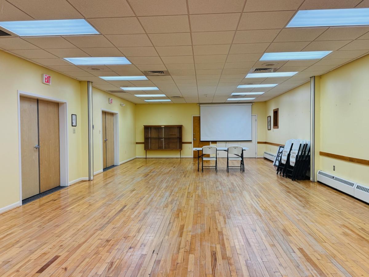 Point of Rocks Large Room